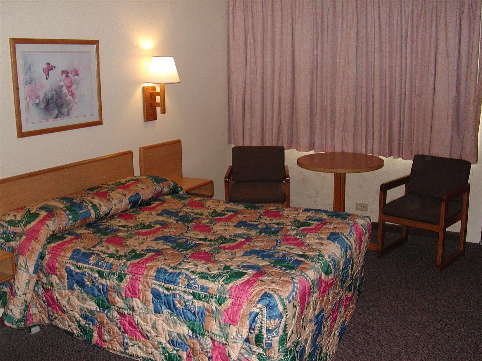 Heart O' Chicago Motel Экстерьер фото
